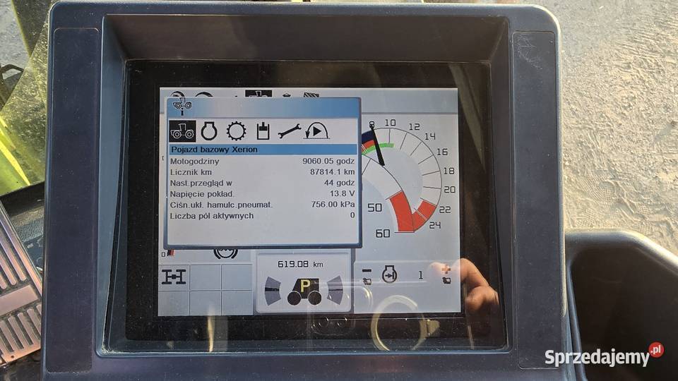Claas Xerion 3300 TRAC Sokoły