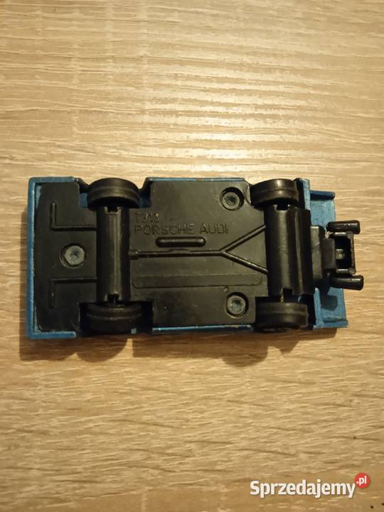 Porsche Audi niebieski samochodzik metalowy Poznań