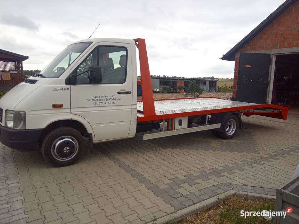 Najazd zabudowa auto laweta pomoc drogowa Paradyż