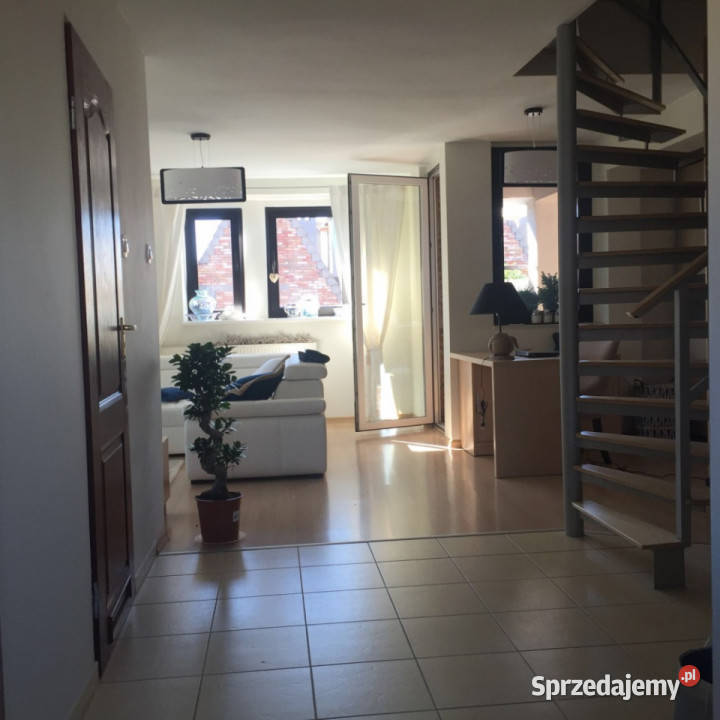 Sprzedam dwupoziomowe mieszkanie w centrum Sprzedaż sprzedam