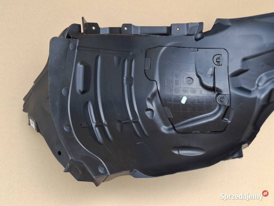 MERCEDES BENZ CKLASA W205 NADKOLE LEWY PRZÓD Bieleń