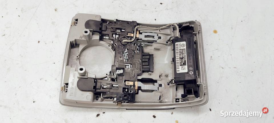 LAMPKA PODSUFITKI AUDI A3 8P S LINE 8P0947135D 6 Przystajń