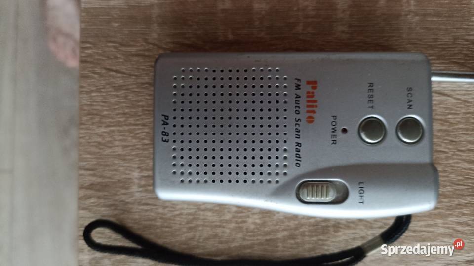 Sprzedam stare radyjko z latarką pasmo UHF