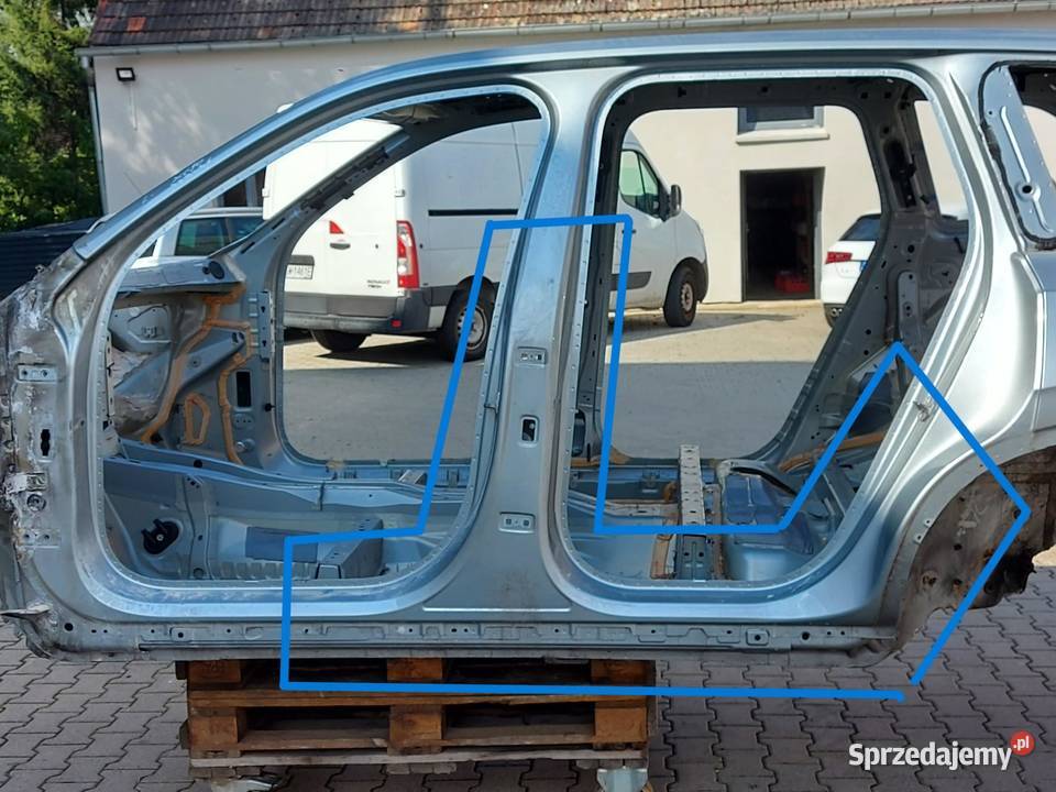 Volvo XC90 II D5 Słupek próg nadkole tył lewy