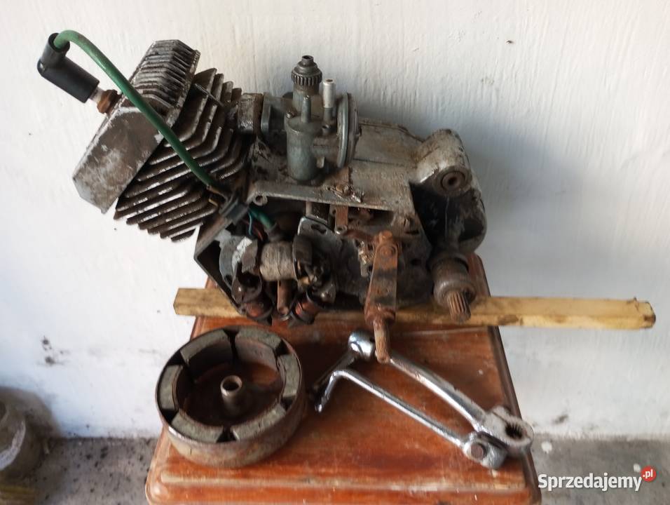 ROMET KOMAR MOTORYNKA SILNIK KARTERY NIE WSK Susz