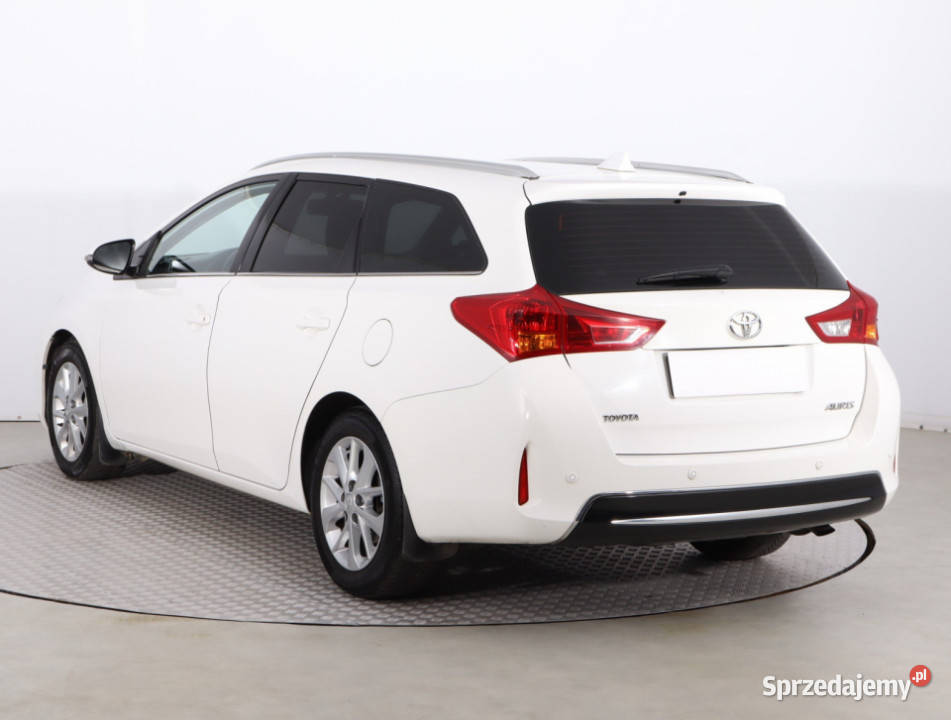 Toyota Auris 16 Valvematic Kombi Auris Piaseczno