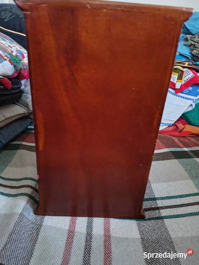 Skrzynka z zegarem Mława