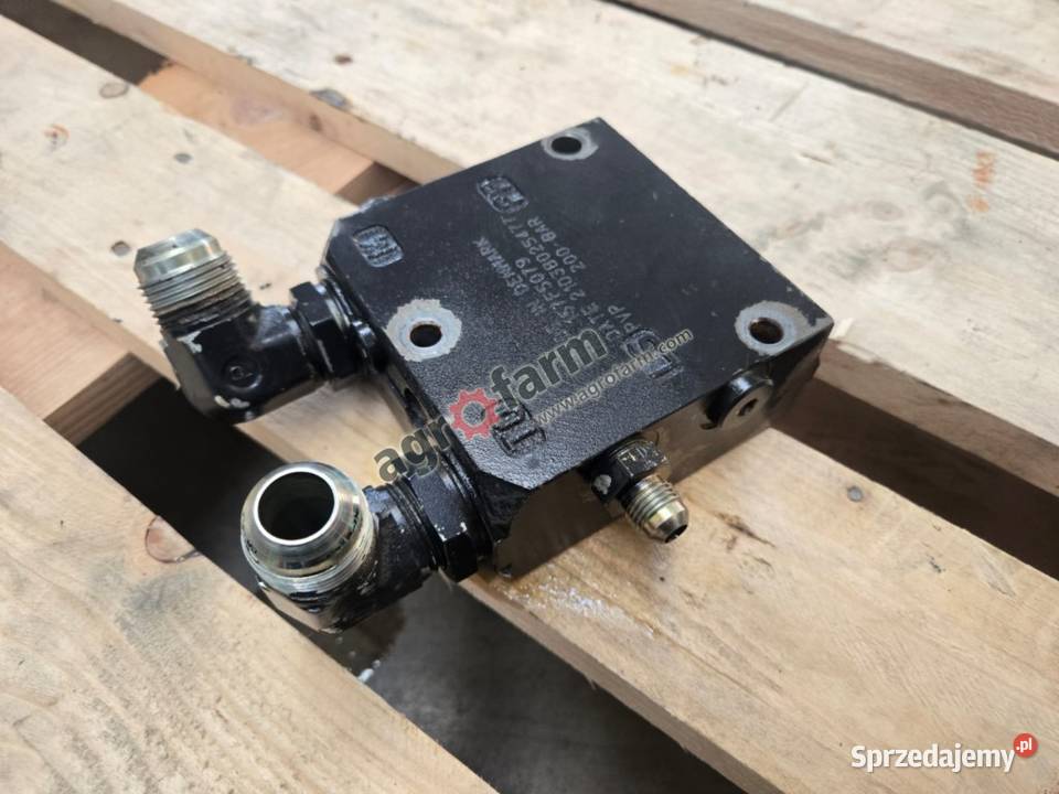 Pokrywa końcowa Valtra T170 T171 T140 Hydraulika Byków