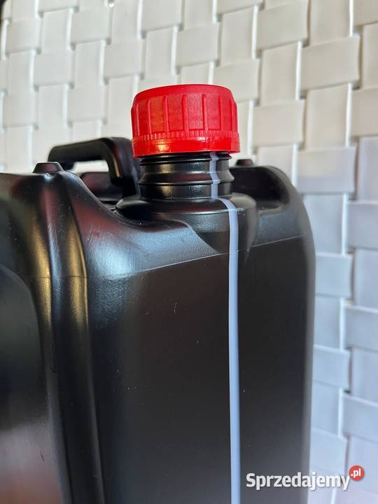 Kanister 5 l HDPE czarny z czerwoną nakrętką i Kłodzko