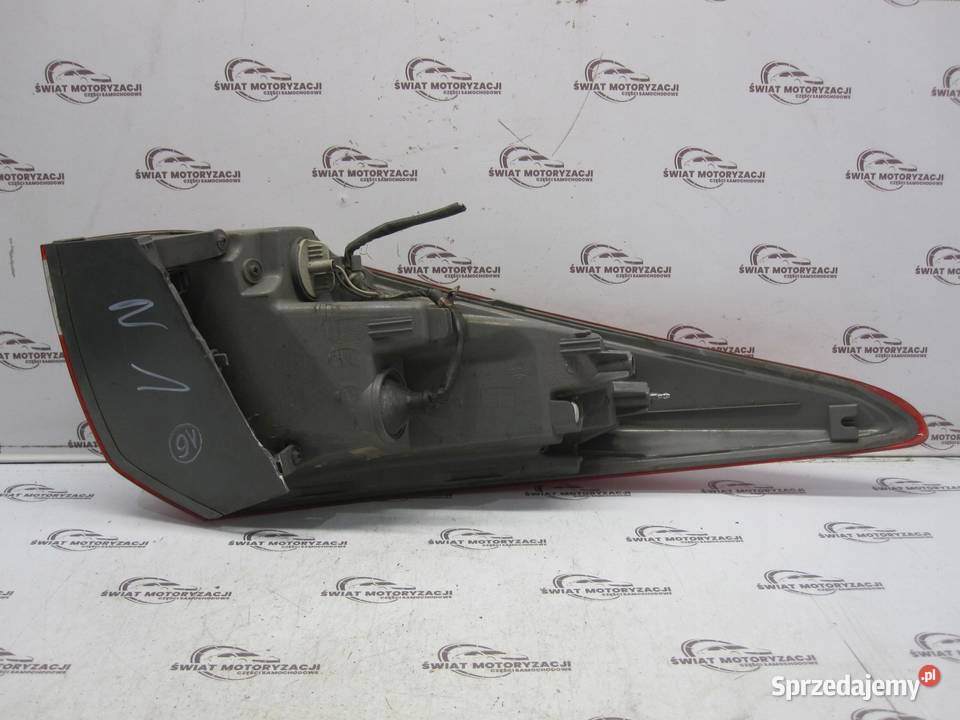 HYUNDAI i40 12r lampa prawa tył 924023Z000 osobowe