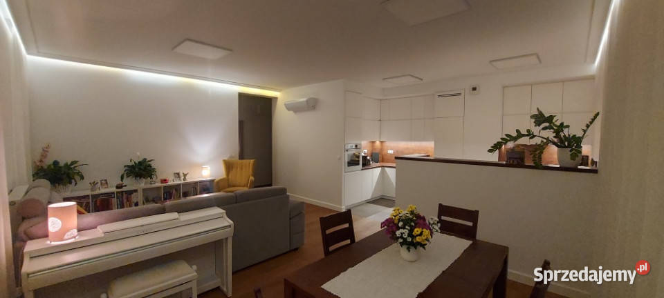 Centrum Międzylesia 4 pokoje 86 m SKM winda mazowieckie Warszawa