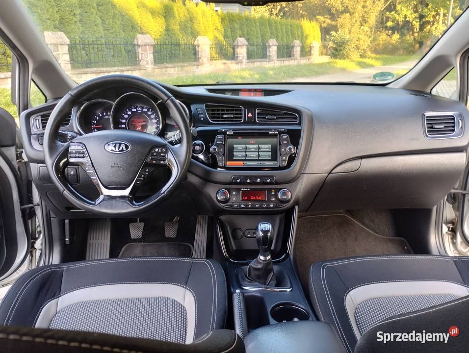 Kia ceed bogate wyposażenie Rok produkcji 2014 Łobżenica