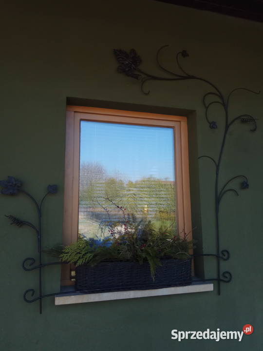 Kwietnik metalowy na okna
