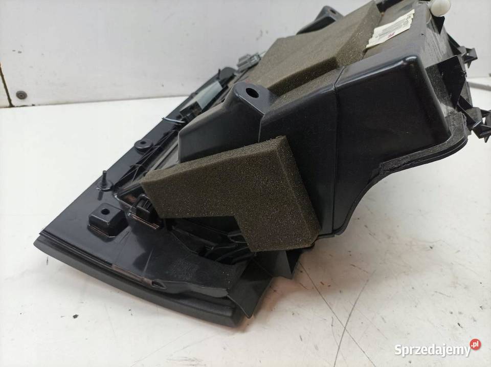 SCHOWEK PRAWY PASAŻERA DESKI 39831339 Volvo XC Motoryzacja