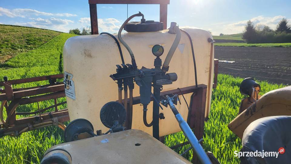 Opryskiwacz ciągnikowy 300l uszkodzony Maszyny rolnicze Radecznica