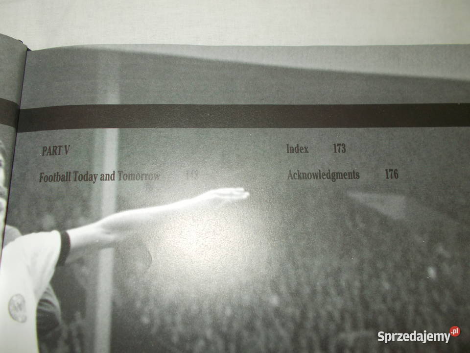 The Pictorial History of FOOTBALLMHeatley Rok wydania 1990 wielkopolskie Poznań sprzedam