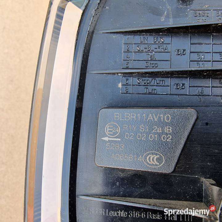 VW ID4 ID4 LAMPA TYLNA LEWA IDEALNA 11A945095 Bieleń