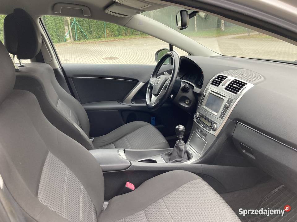 Toyota Avensis kamera cofania