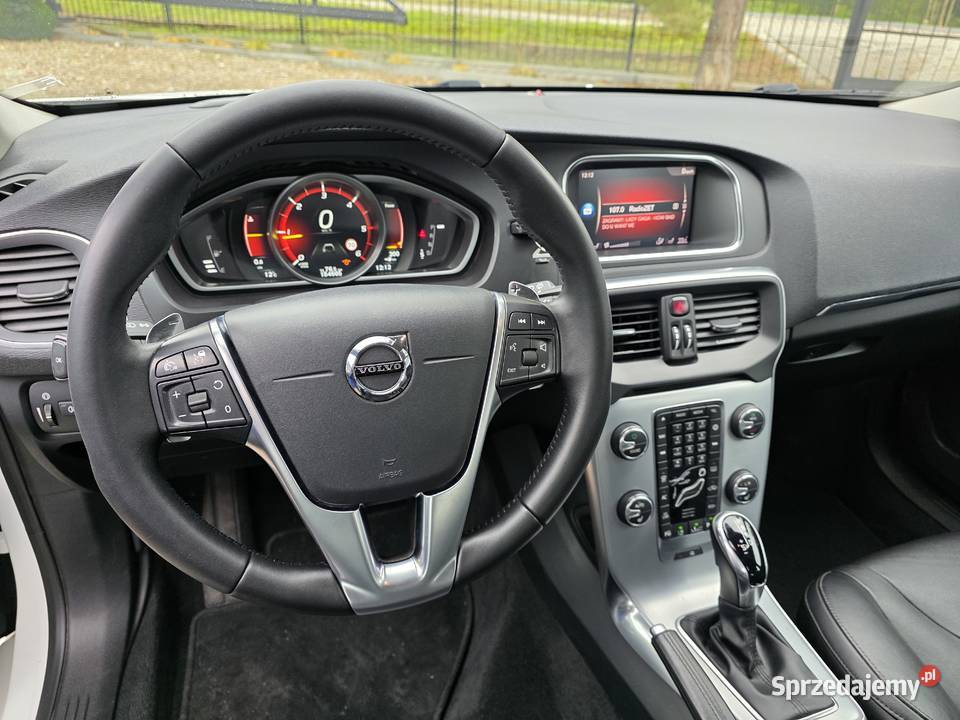 Volvo v40 D4 190 automat bezwypadkowy opłacony światła przeciwmgielne Lublin