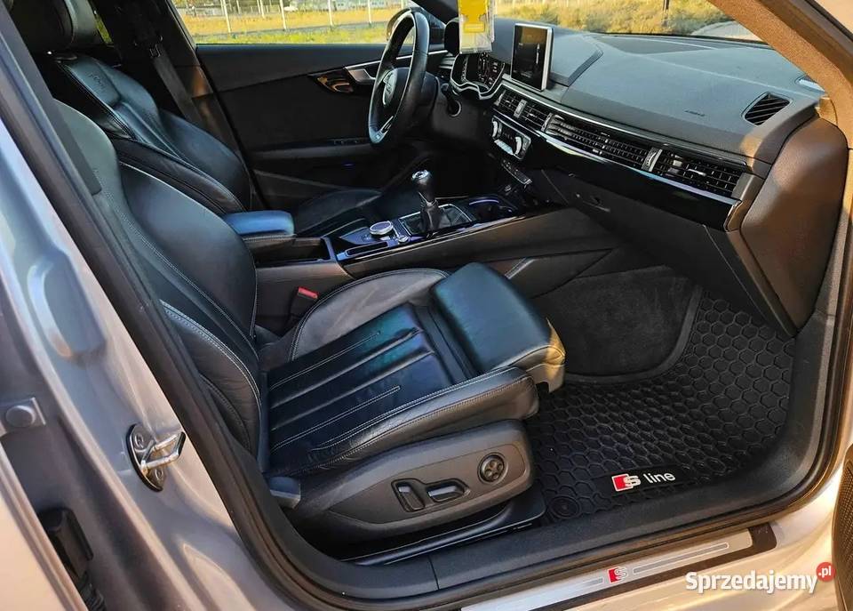 Audi a4b9 s line