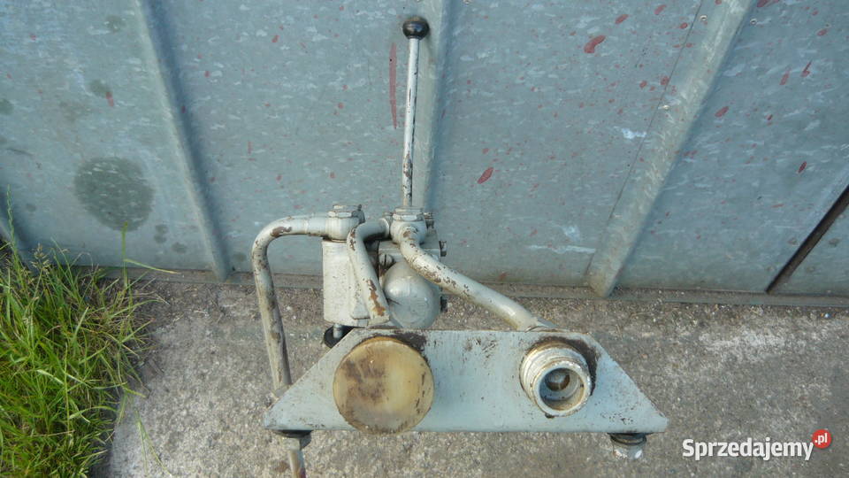 Rozdzielacz hydrauliczny Ursus C 330 na błotnik sprzedam