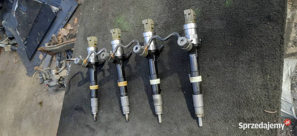 Wtryskiwacze Wtryski DENSO 2367027030 4Pin osobowe Kołbiel