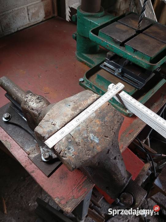 Wiertarka stołowa ze stołem i imadłem