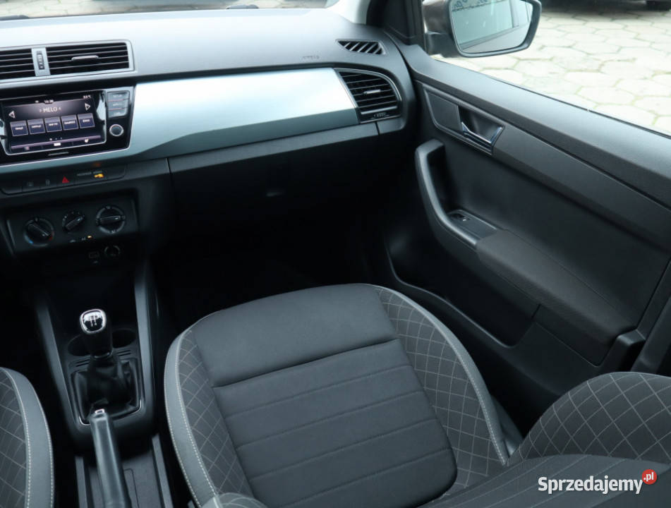 Skoda Fabia 10 TSI 70KM Łódź