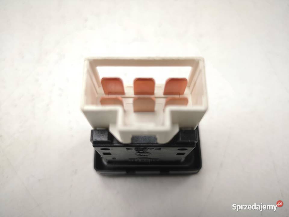 WŁĄCZNIK OGRZEWANIA SZYBY PRZÓD NISSAN PRIMERA I