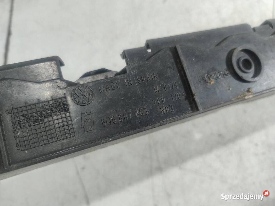 ŚLIZG ZDERZAKA TYŁ ŚRODKOWY VW POLO 9N 6Q6807863