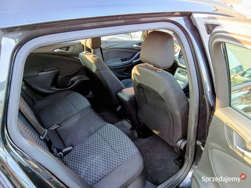 Ładna nie zniszczona Rok produkcji 2016 Warszawa