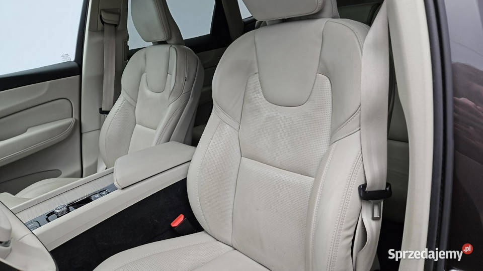 Volvo XC 60 PlugIn Hybrid AWD Inscription Z Warszawa