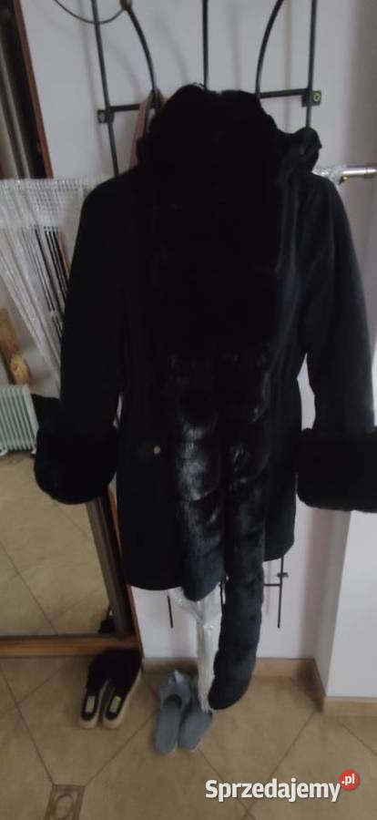 Parka czarna z futerkiem