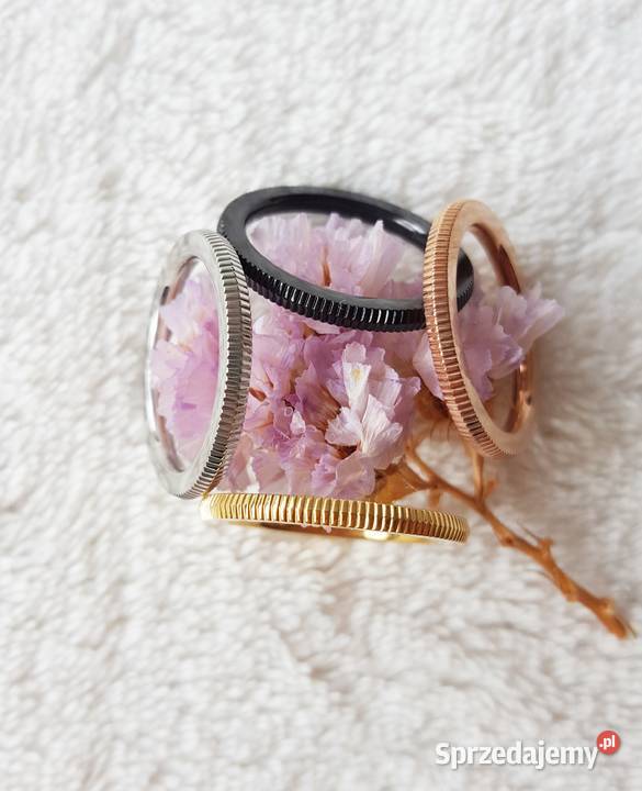 Zestaw komplet nowych pierścionków 4 pierścionki sprzedam