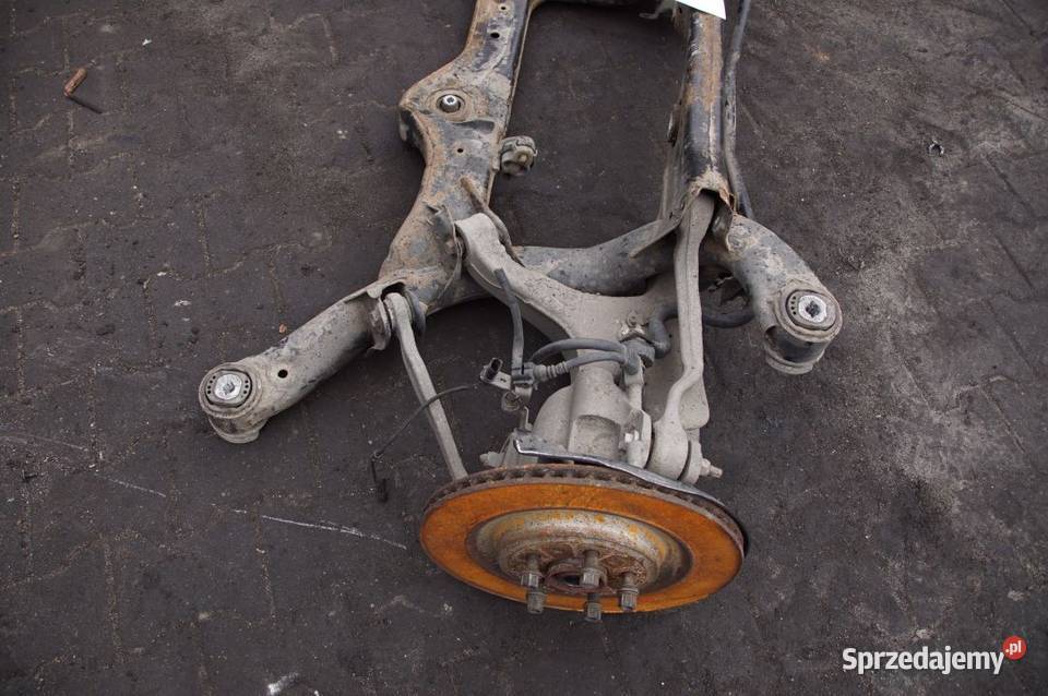 BELKA SANKI TYŁ AUDI A8 D4