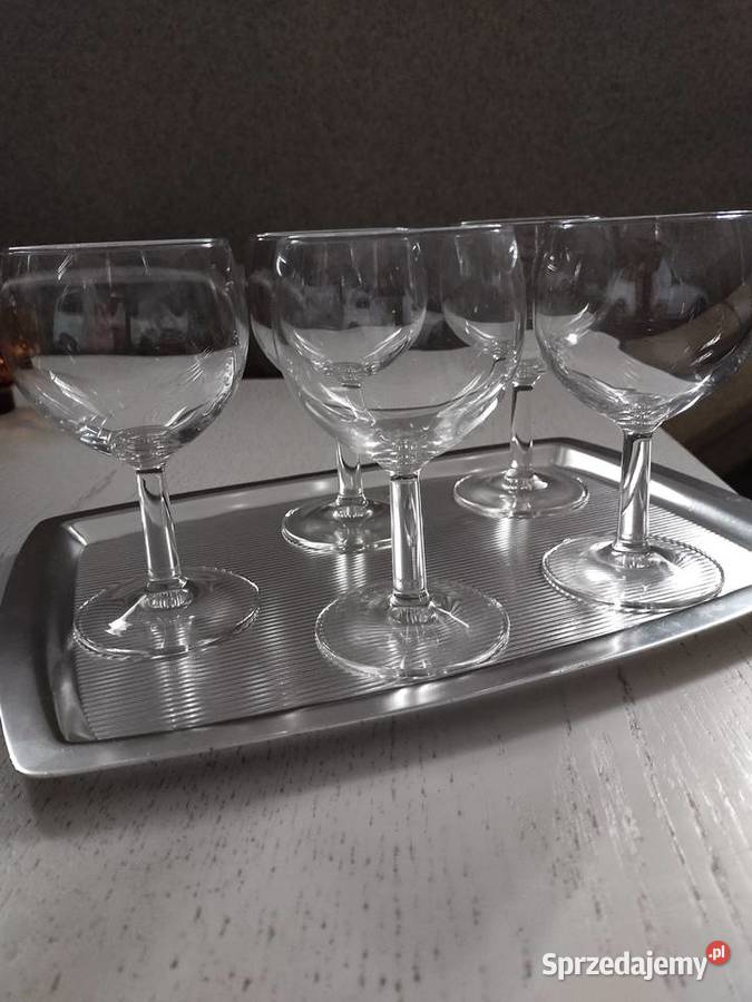 Kieliszki do wina na tacy Ceramika i szkło Bydgoszcz sprzedam