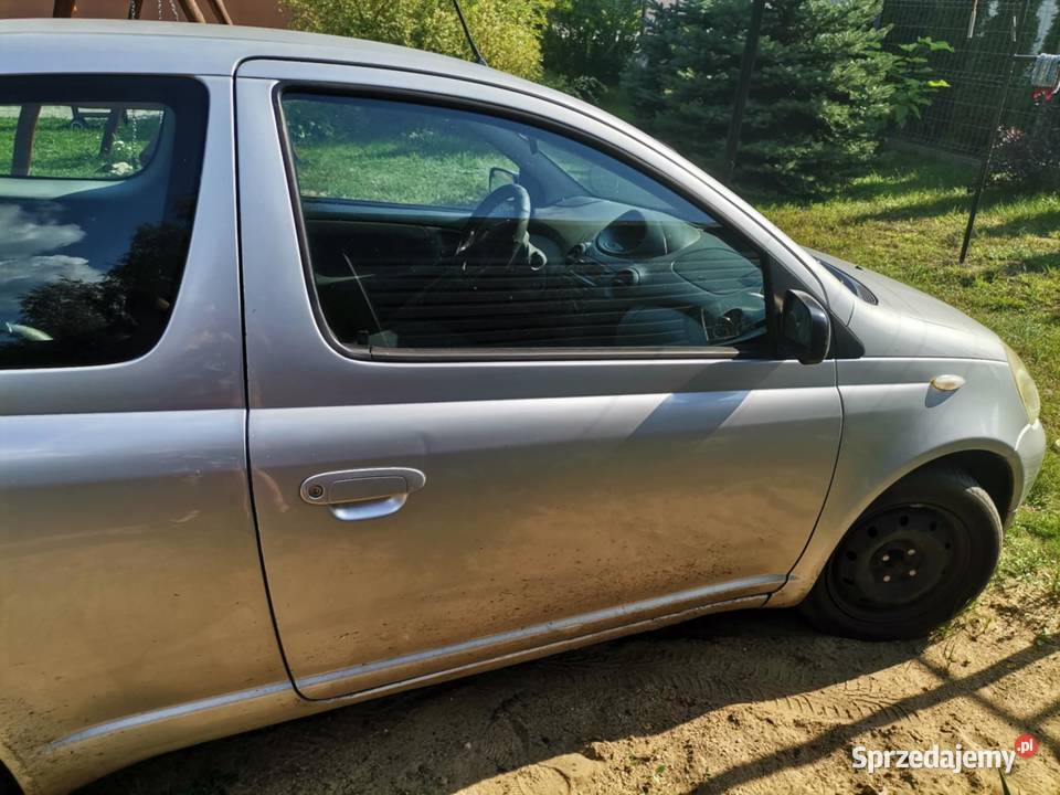 Toyota Yaris 13 2001r Mrozy
