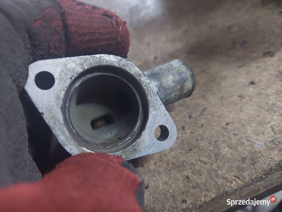 Yamaha YZF 125 R króciec termostatu głowicy Jelenia Góra