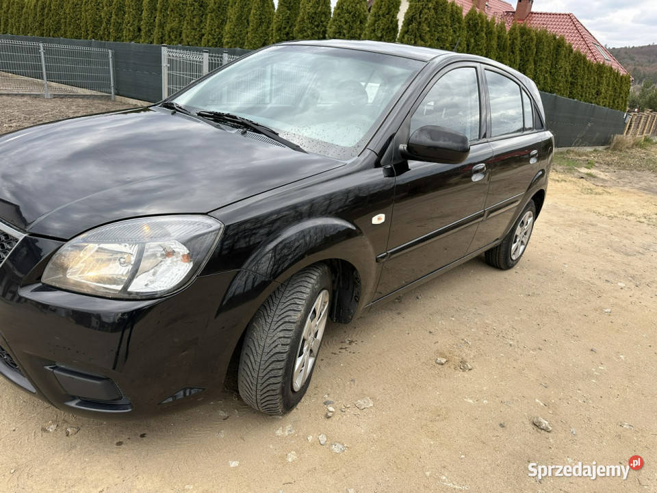 Kia Rio Benzyna klimatyzacja opony wielosezonowe serwisowany w ASO Wejherowo
