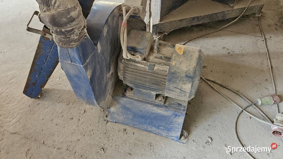 śrutownik BIN 11kW mieszalnik 2000 żmijka silosy Pozostałe Gosławice sprzedam