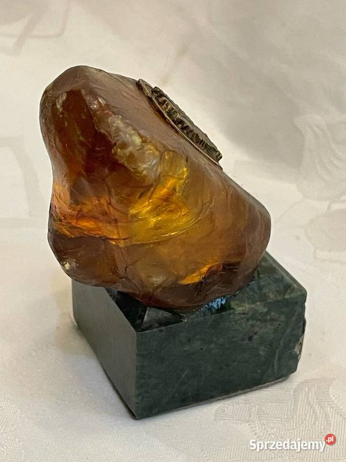 Patriotyczny orzełek grawerowany na bursztynie Kraków sprzedam