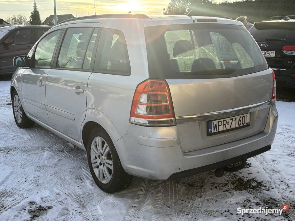 Opel Zafira srebrny Paniówki