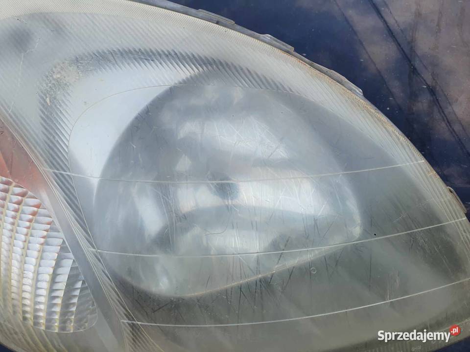 Lampa przednia prawa prawy przód Toyota Yaris I