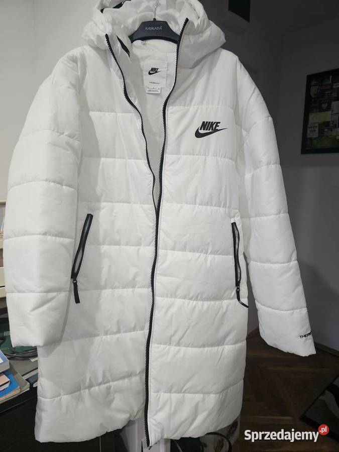 Płaszcz damski Nike m nowy Kurtki i płaszcze podkarpackie