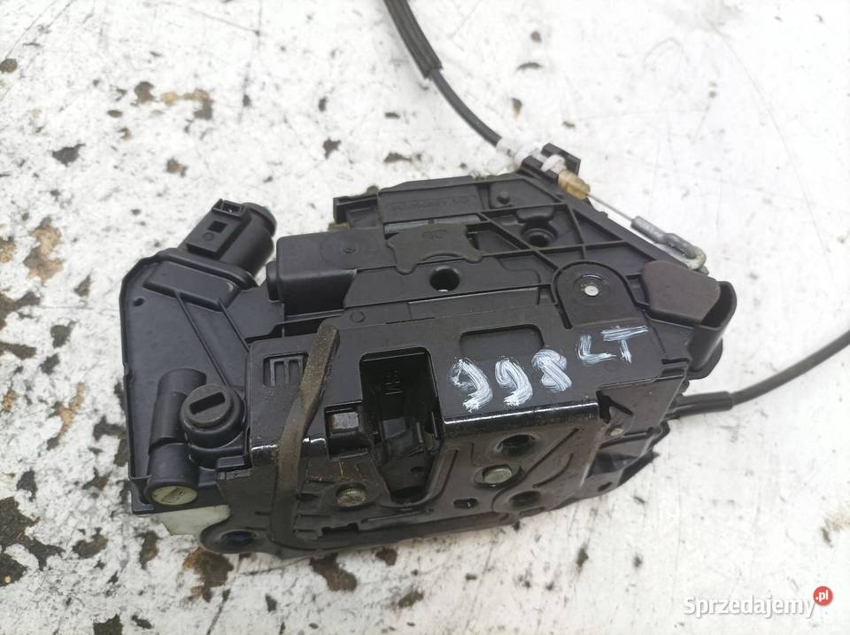 ZAMEK DRZWI TYŁ LEWY 5N0839015D Skoda Superb II