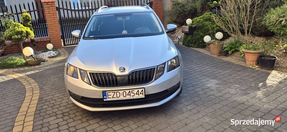 Skoda Octavia III Salon