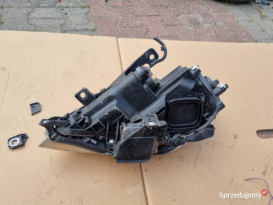 LAMPA PRAWA PRZEDNIA PRZÓD LANCIA DELTA III EURO