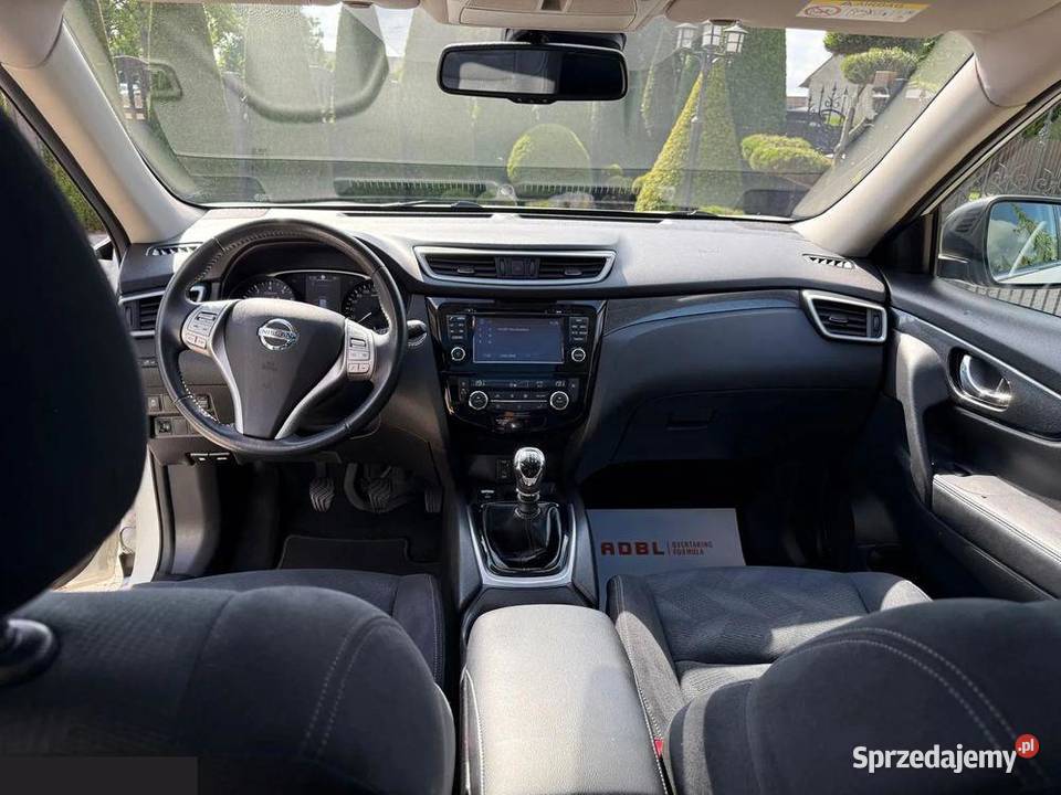 Nissan XTrail 16 Benzyna DIGT 360 4x4 163 2017r Krotoszyn