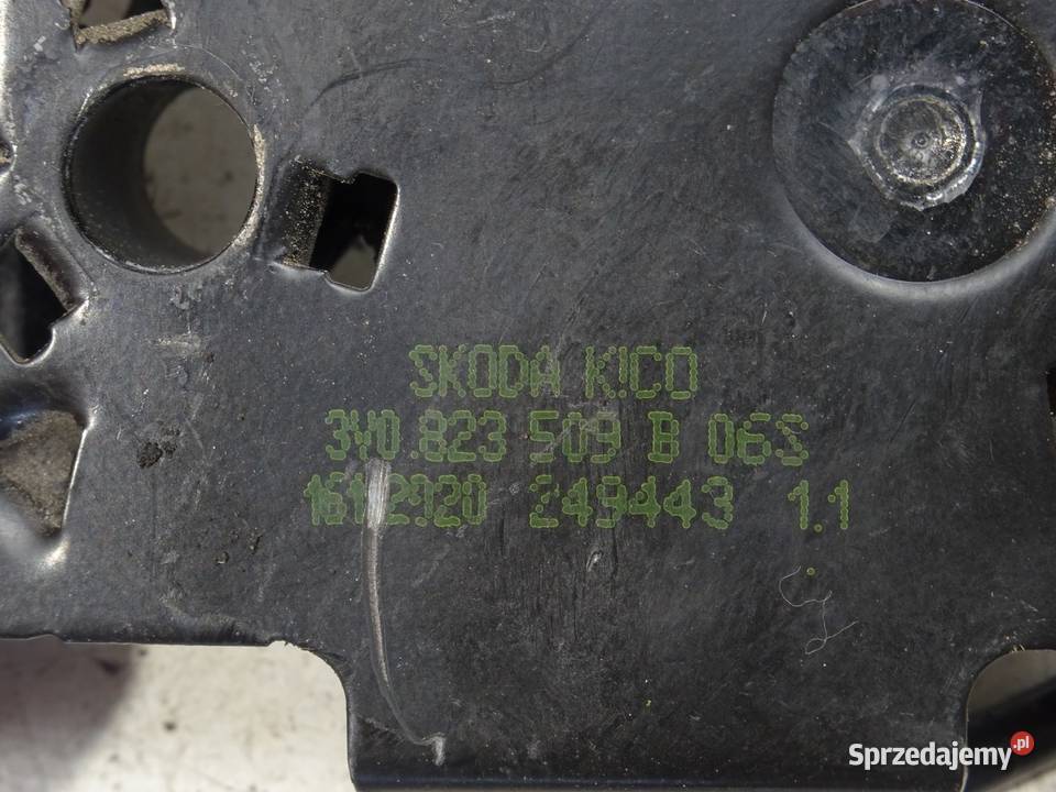 ZAMEK MASKI SKODA SUPERB III Kombi 3V0823509B