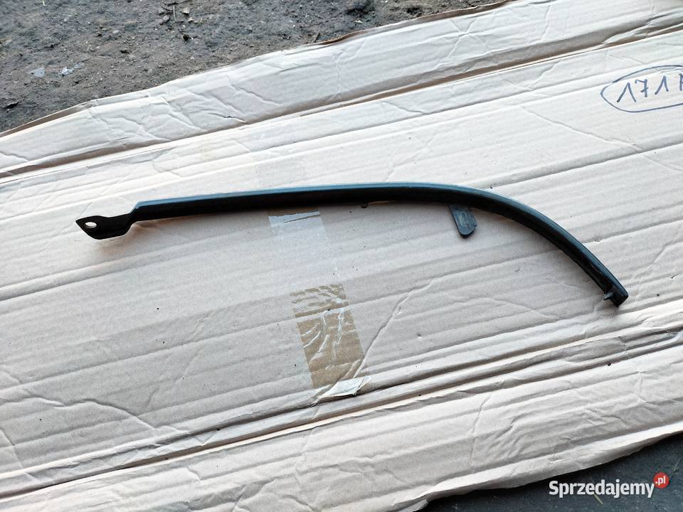 AUDI 80 B4 LISTWA BLENDA POD LAMPE PRAWA osobowe Kamień-Kolonia